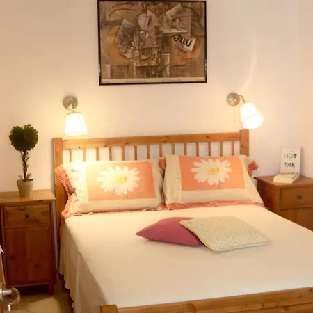 Tradiotional House Apartmán *